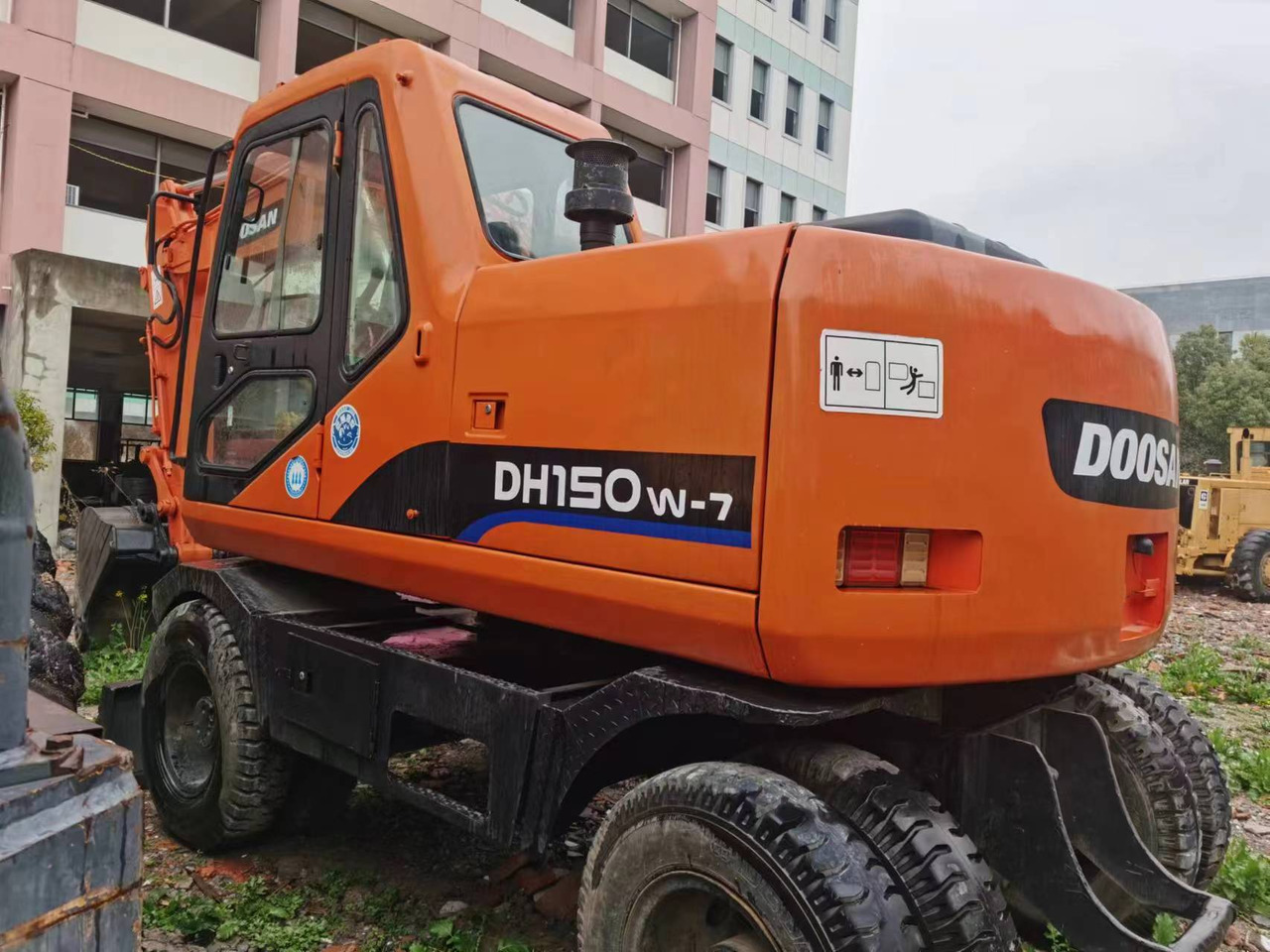DOOSAN DH150W-7 - Багер на тркала: слика 2 DOOSAN DH150W-7 - Багер на тркала: слика 2