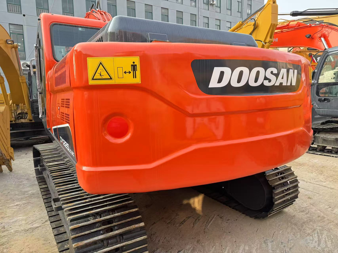 DOOSAN DX225 - Багер гасеничар: слика 3 DOOSAN DX225 - Багер гасеничар: слика 3