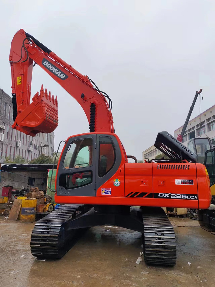 DOOSAN DX225LCA - Багер гасеничар: слика 1 DOOSAN DX225LCA - Багер гасеничар: слика 1