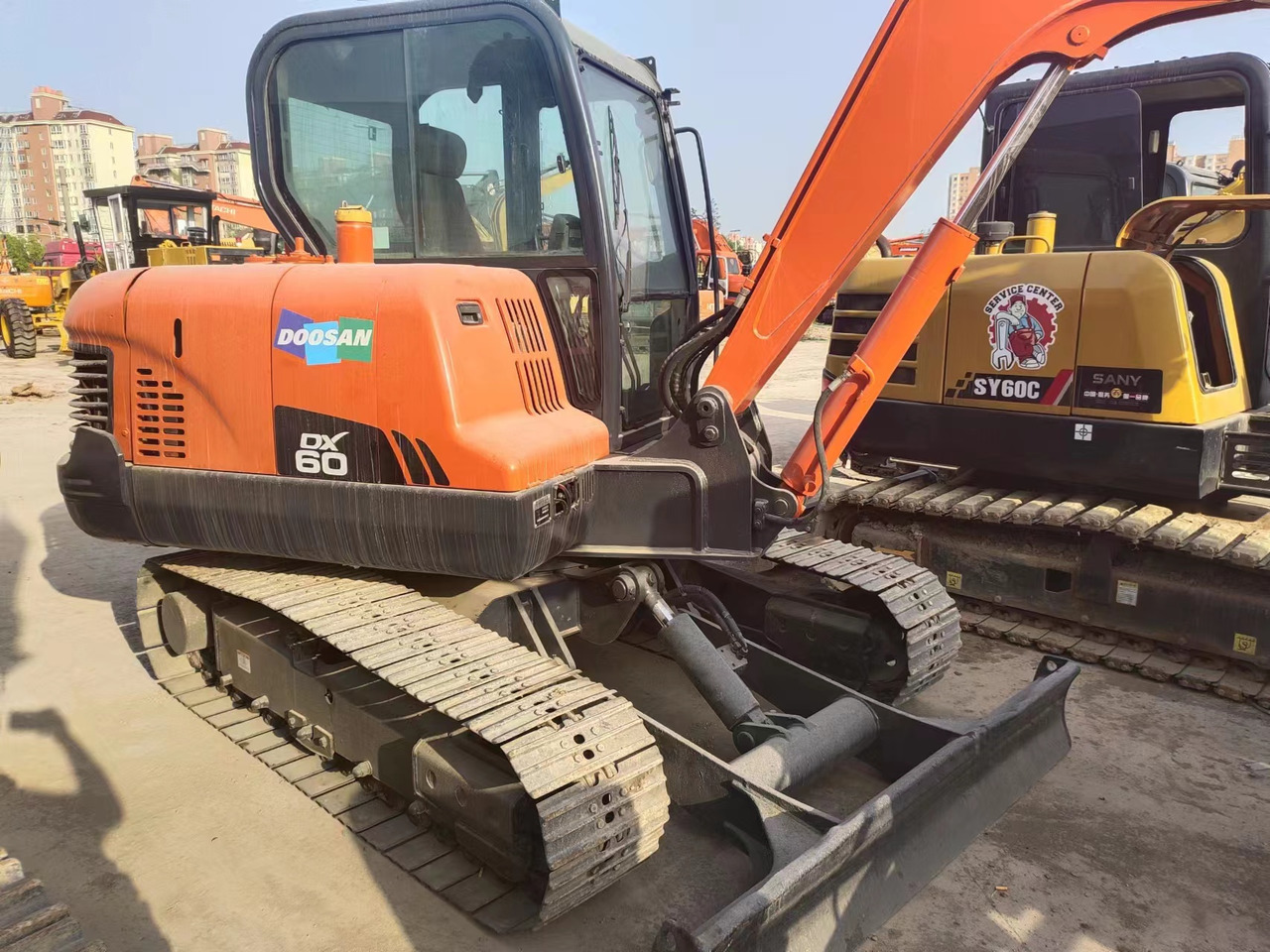 DOOSAN DX60 - Мини багер: слика 1 DOOSAN DX60 - Мини багер: слика 1
