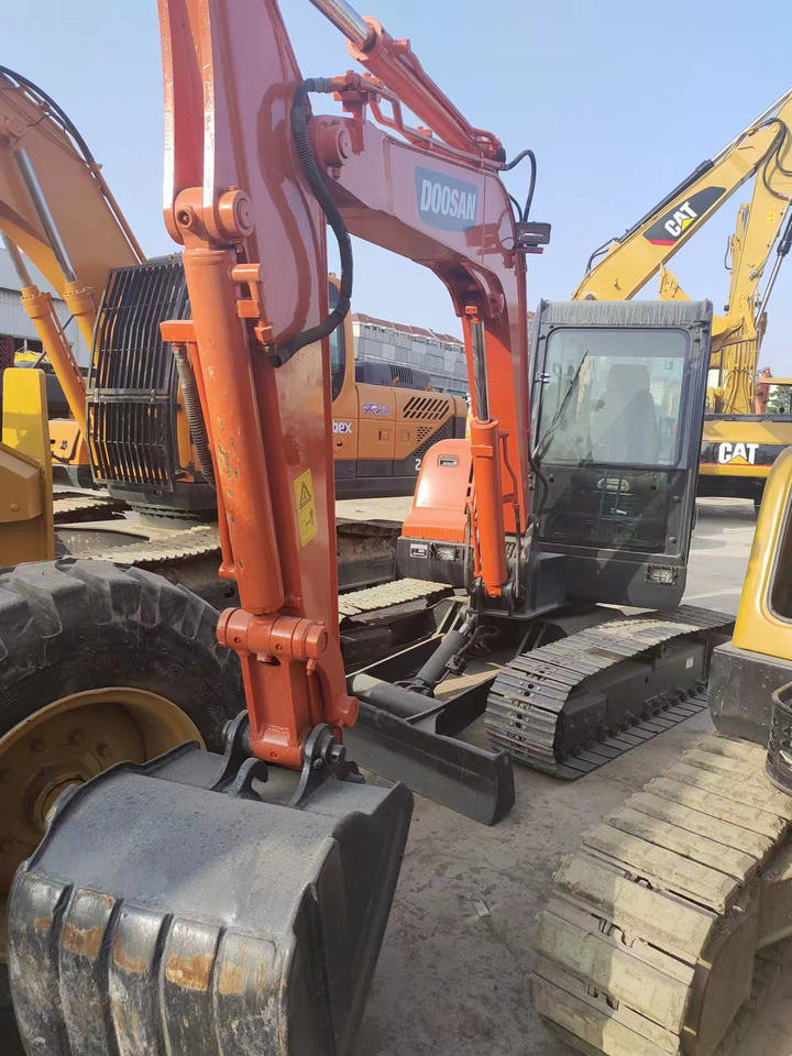 DOOSAN DX60 - Мини багер: слика 2 DOOSAN DX60 - Мини багер: слика 2