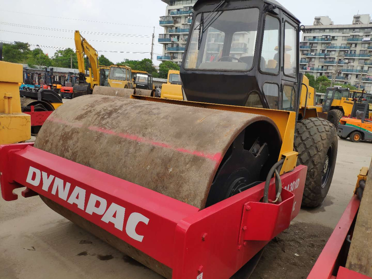 DYNAPAC CA301D - Компактор: слика 2 DYNAPAC CA301D - Компактор: слика 2