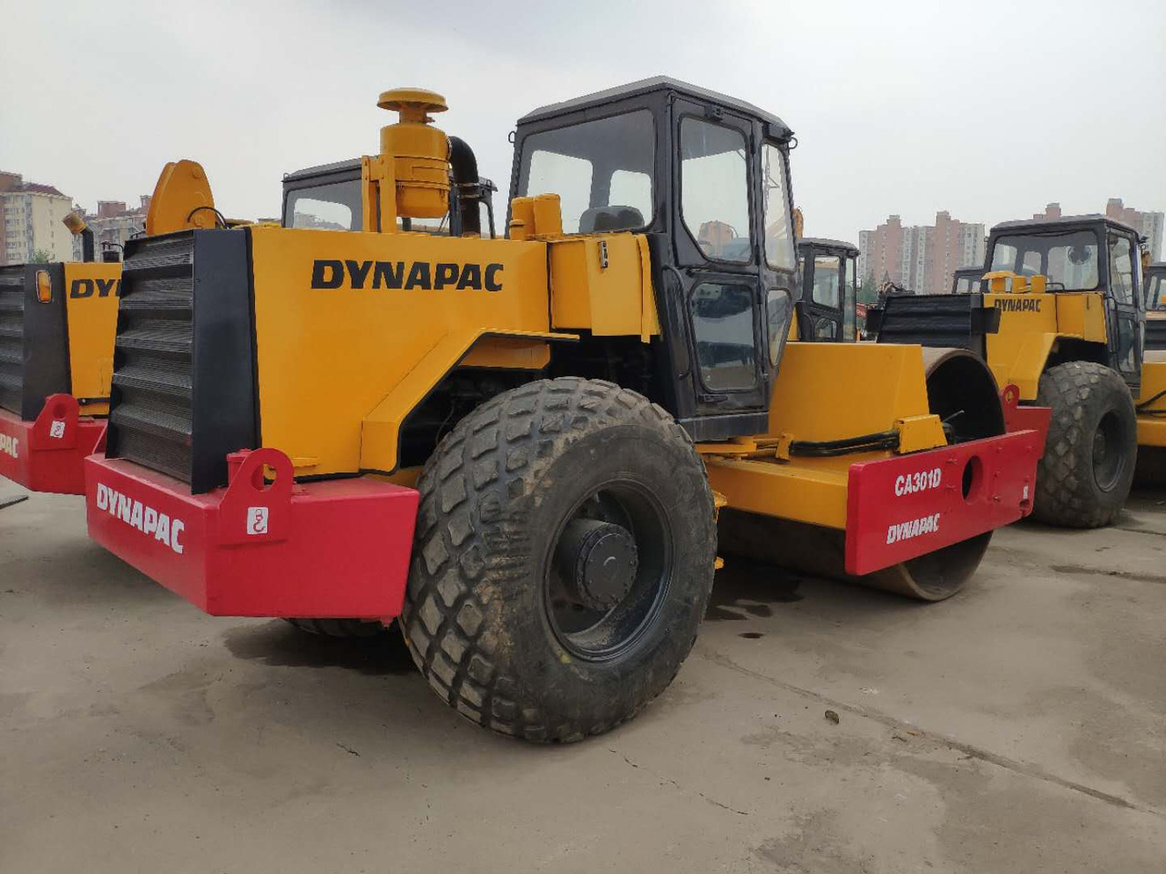 DYNAPAC CA301D - Компактор: слика 1 DYNAPAC CA301D - Компактор: слика 1