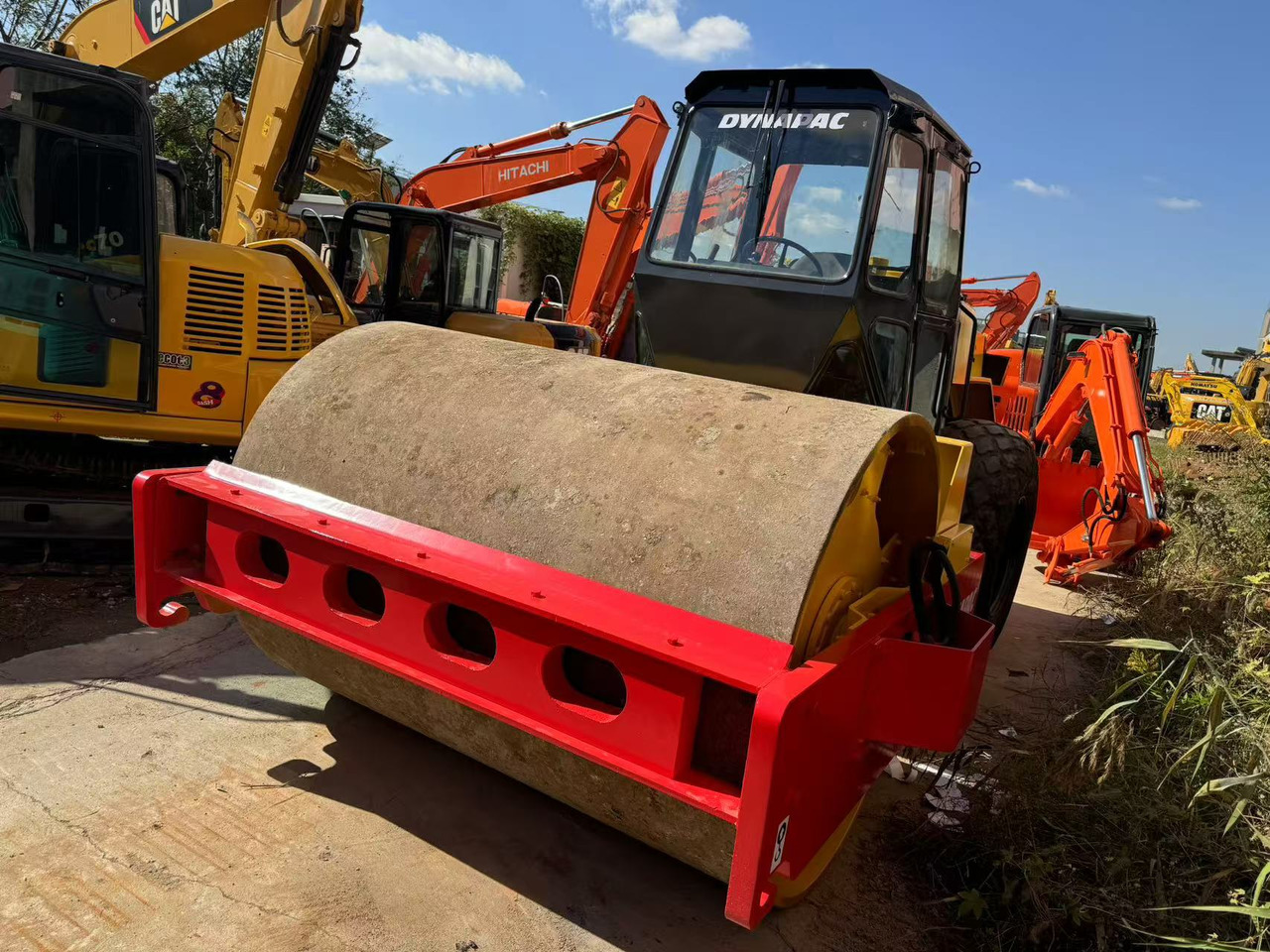 DYNAPAC CA30D - Компактор: слика 1 DYNAPAC CA30D - Компактор: слика 1