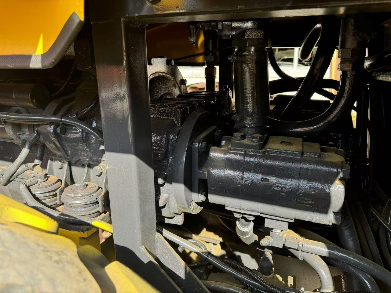 DYNAPAC CA30D - Компактор: слика 4 DYNAPAC CA30D - Компактор: слика 4