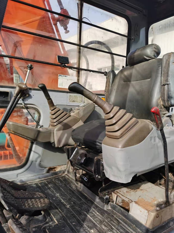 HITACHI EX120-2 - Багер гасеничар: слика 5 HITACHI EX120-2 - Багер гасеничар: слика 5