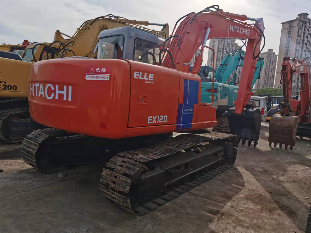 HITACHI EX120-2 - Багер гасеничар: слика 2 HITACHI EX120-2 - Багер гасеничар: слика 2