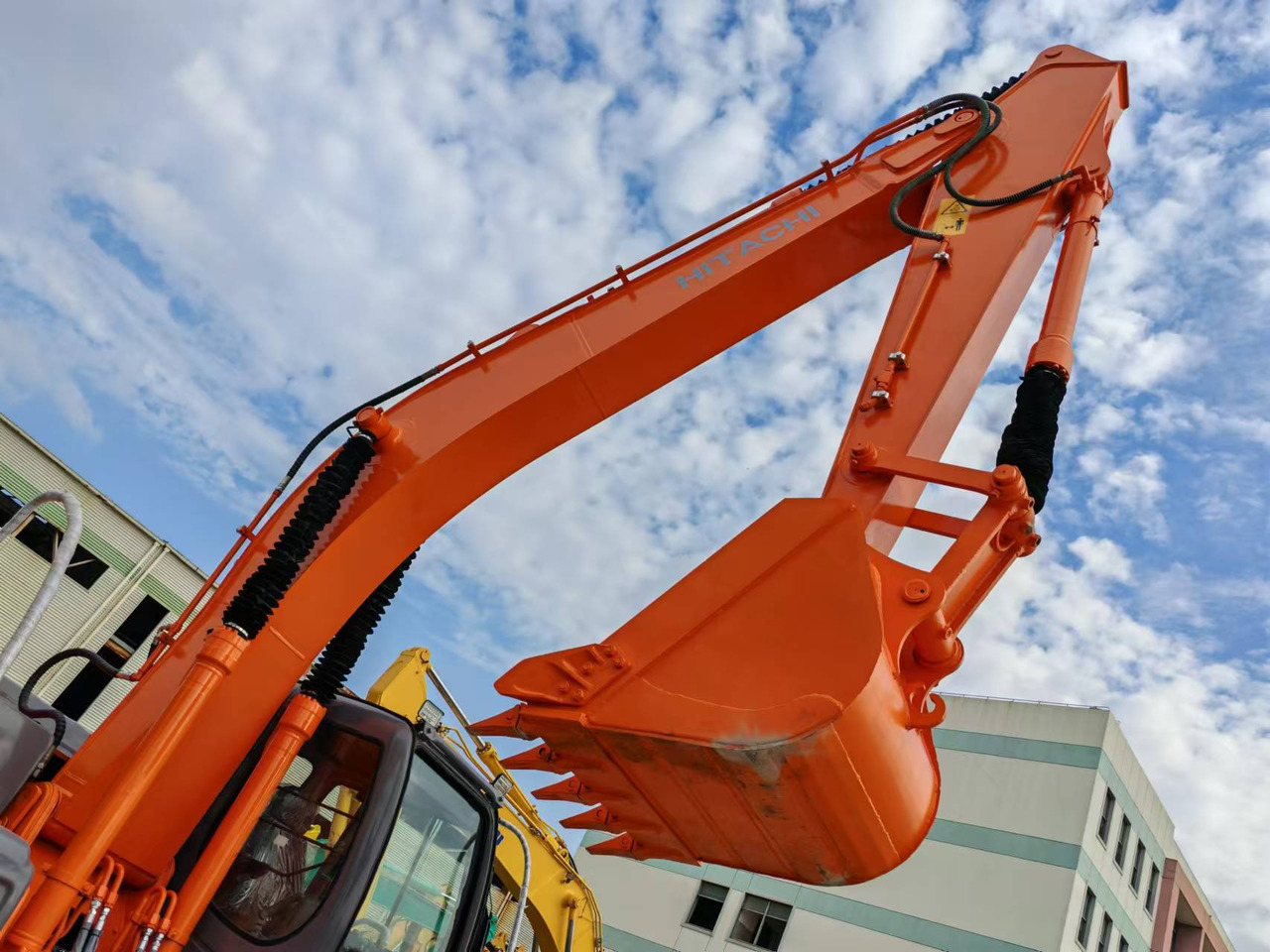 HITACHI ZX200 - Багер гасеничар: слика 5 HITACHI ZX200 - Багер гасеничар: слика 5