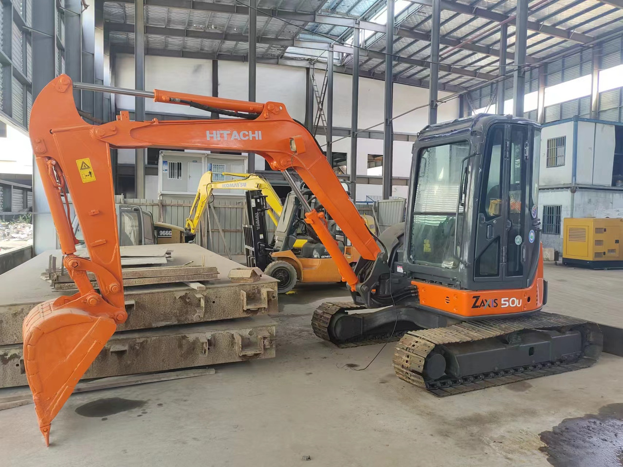 HITACHI ZX50U - Мини багер: слика 1 HITACHI ZX50U - Мини багер: слика 1