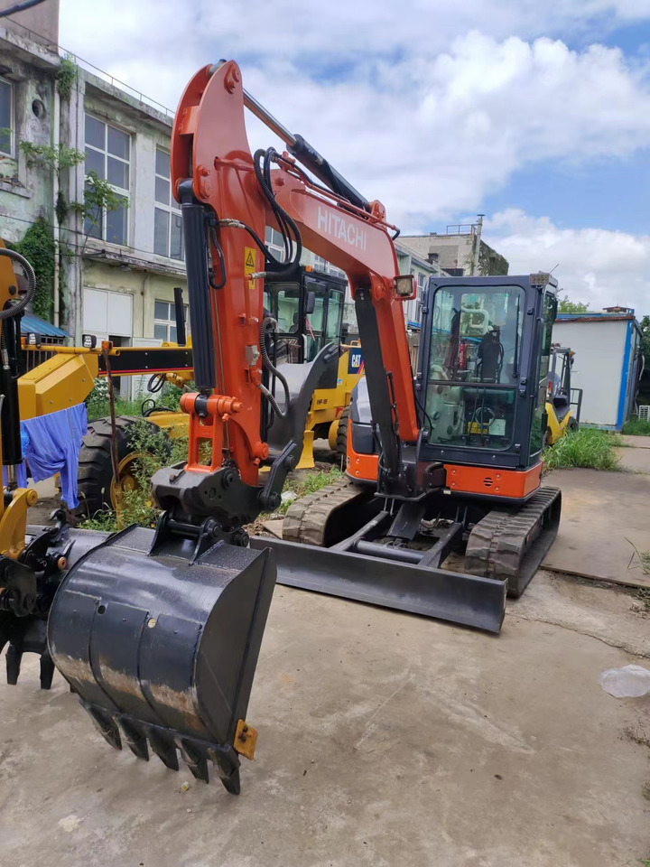 HITACHI ZX55 USR-5A - Мини багер: слика 1 HITACHI ZX55 USR-5A - Мини багер: слика 1
