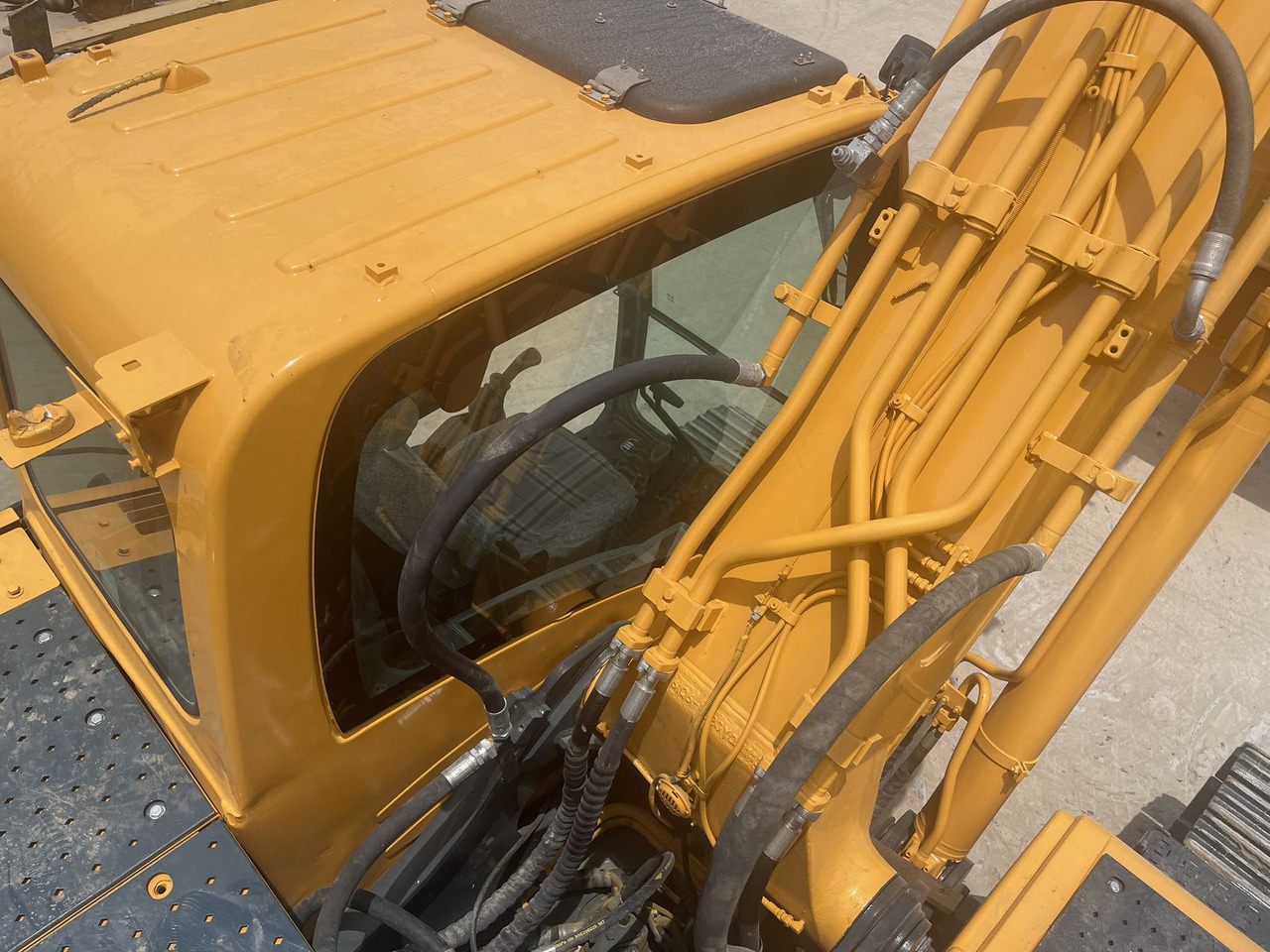 HYUNDAI 220LC-9S - Багер гасеничар: слика 5 HYUNDAI 220LC-9S - Багер гасеничар: слика 5