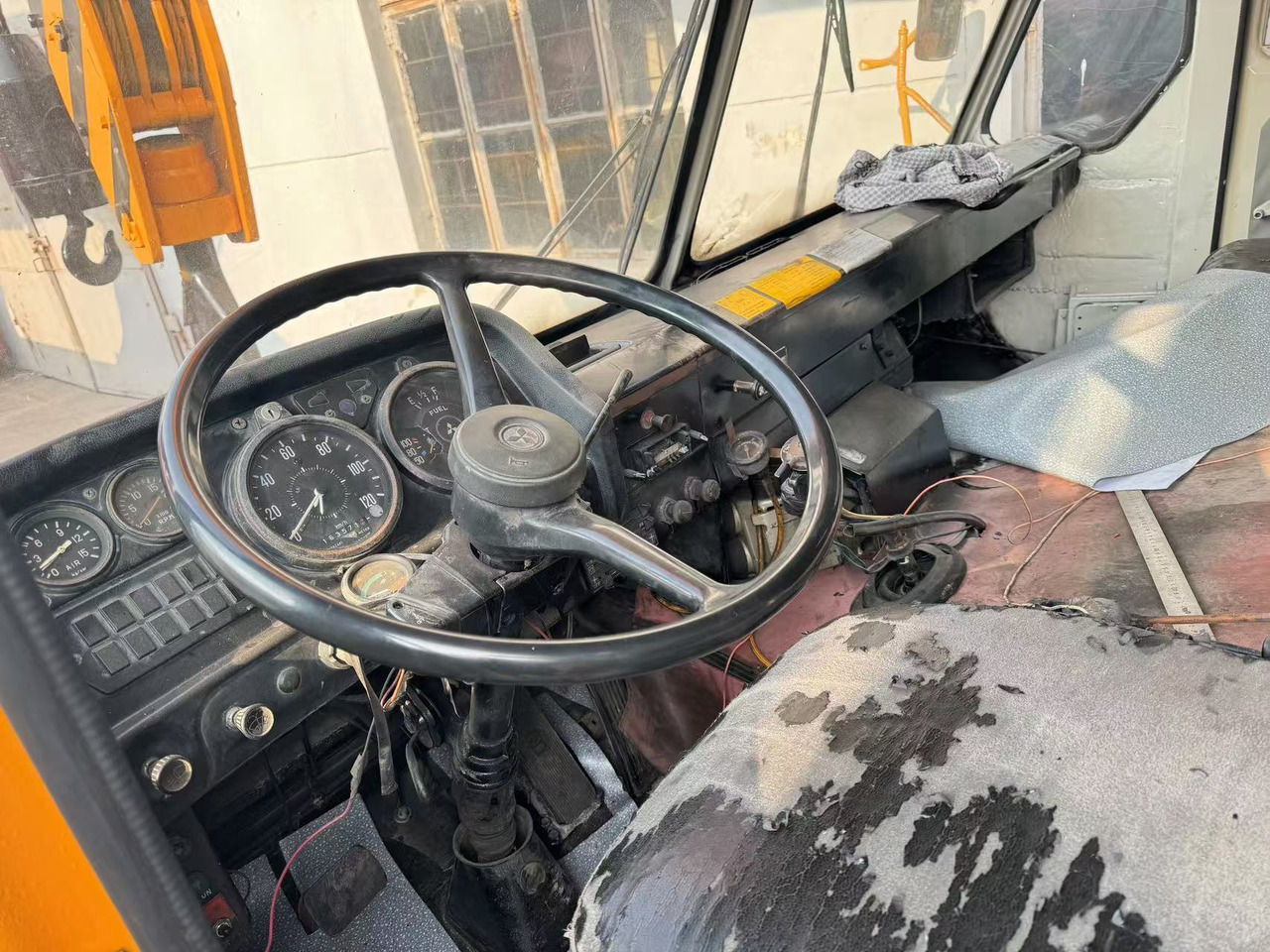 KATO NK400E - Мобилен кран: слика 3 KATO NK400E - Мобилен кран: слика 3