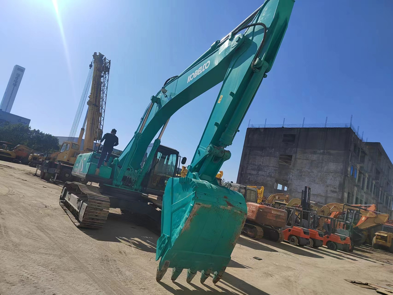 KOBELCO SK350LC-8 - Багер гасеничар: слика 1 KOBELCO SK350LC-8 - Багер гасеничар: слика 1