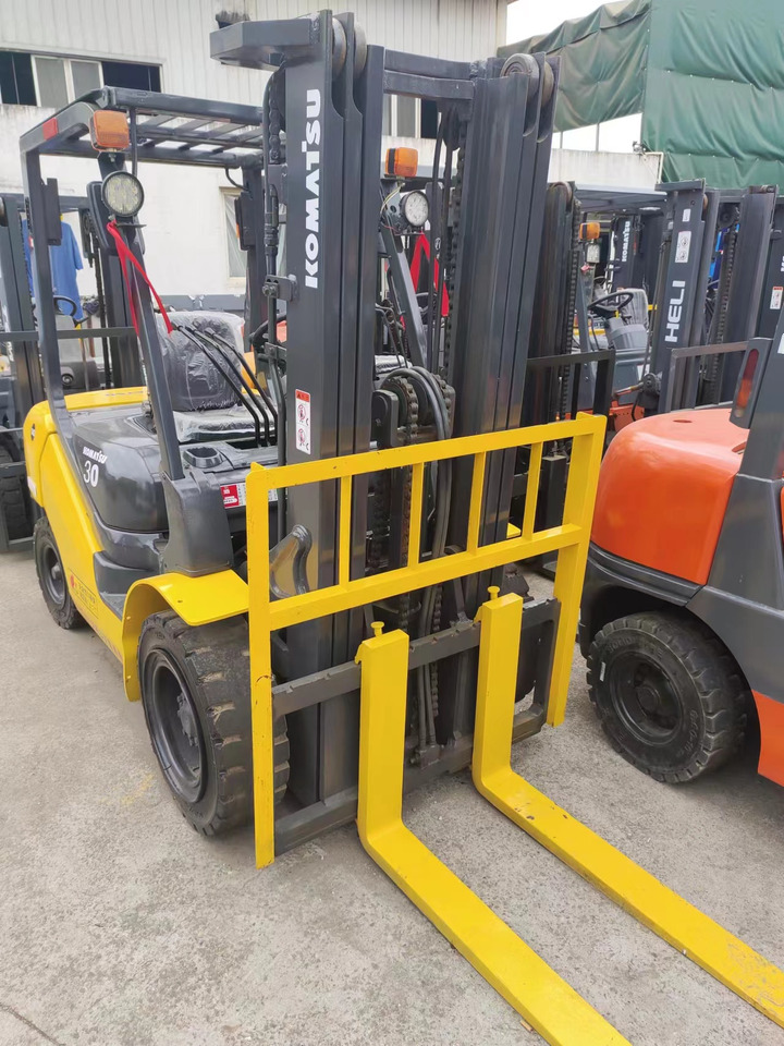 KOMATSU FD30 FD50 FD70 Japanese diesel forklift - Дизел вилушкар: слика 2 KOMATSU FD30 FD50 FD70 Japanese diesel forklift - Дизел вилушкар: слика 2
