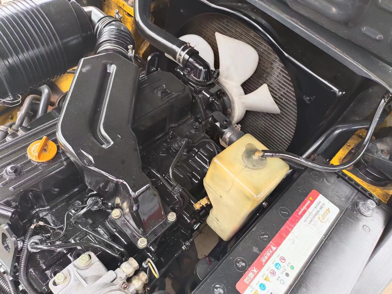 KOMATSU FD30 - Дизел вилушкар: слика 4 KOMATSU FD30 - Дизел вилушкар: слика 4