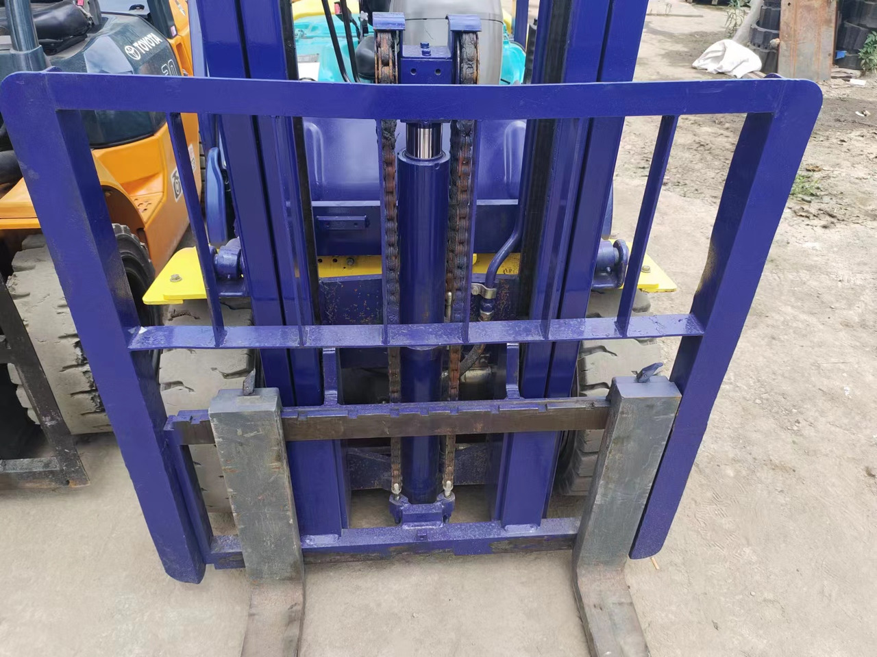 KOMATSU FD30 - Дизел вилушкар: слика 3 KOMATSU FD30 - Дизел вилушкар: слика 3