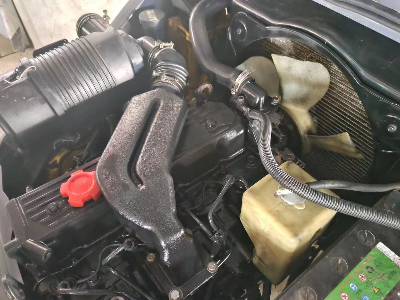 KOMATSU FD30 - Дизел вилушкар: слика 5 KOMATSU FD30 - Дизел вилушкар: слика 5