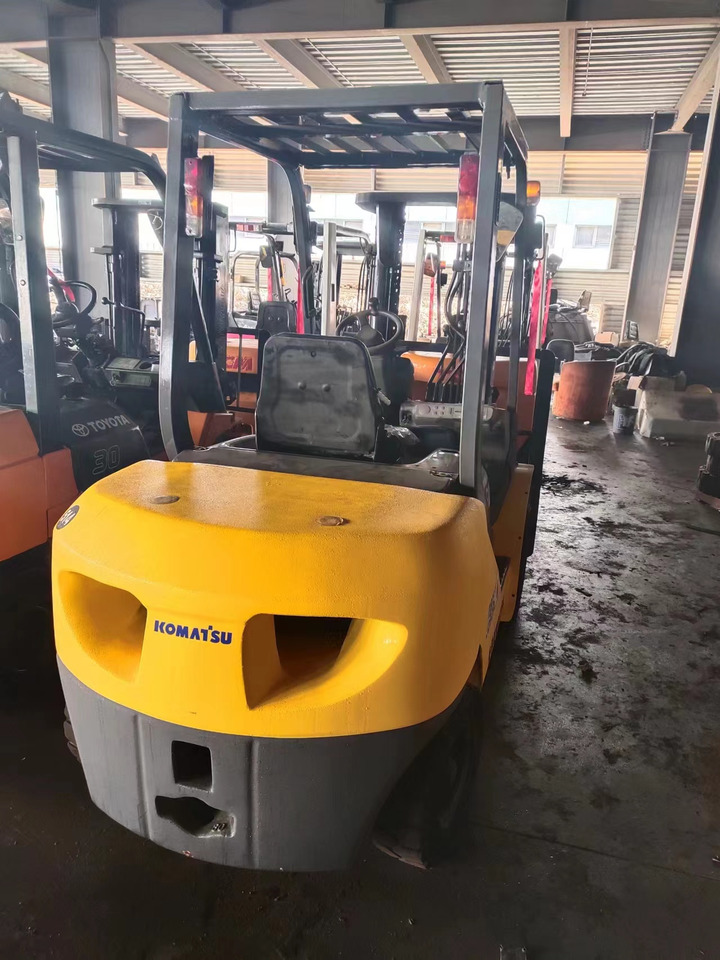 KOMATSU FD30T-17 - Дизел вилушкар: слика 4 KOMATSU FD30T-17 - Дизел вилушкар: слика 4