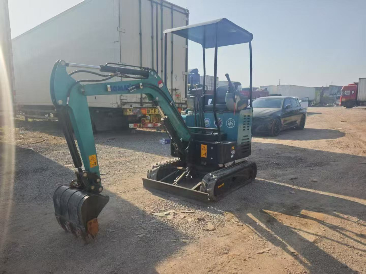 KOMATSU PC18 - Мини багер: слика 1 KOMATSU PC18 - Мини багер: слика 1