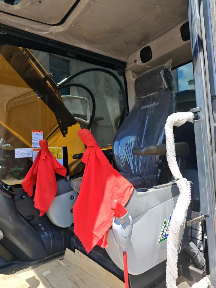 KOMATSU PC200-8N1 surplus Japan PC55 PC60-7 PC200-7 PC200-8 - Багер гасеничар: слика 4 KOMATSU PC200-8N1 surplus Japan PC55 PC60-7 PC200-7 PC200-8 - Багер гасеничар: слика 4