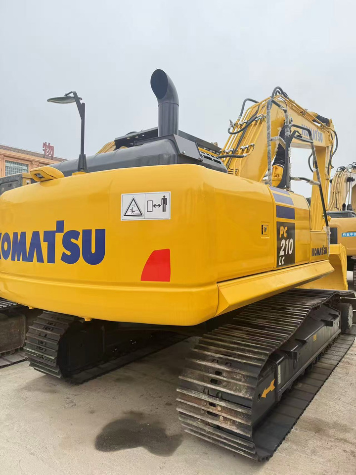 KOMATSU PC210 - Багер гасеничар: слика 1 KOMATSU PC210 - Багер гасеничар: слика 1