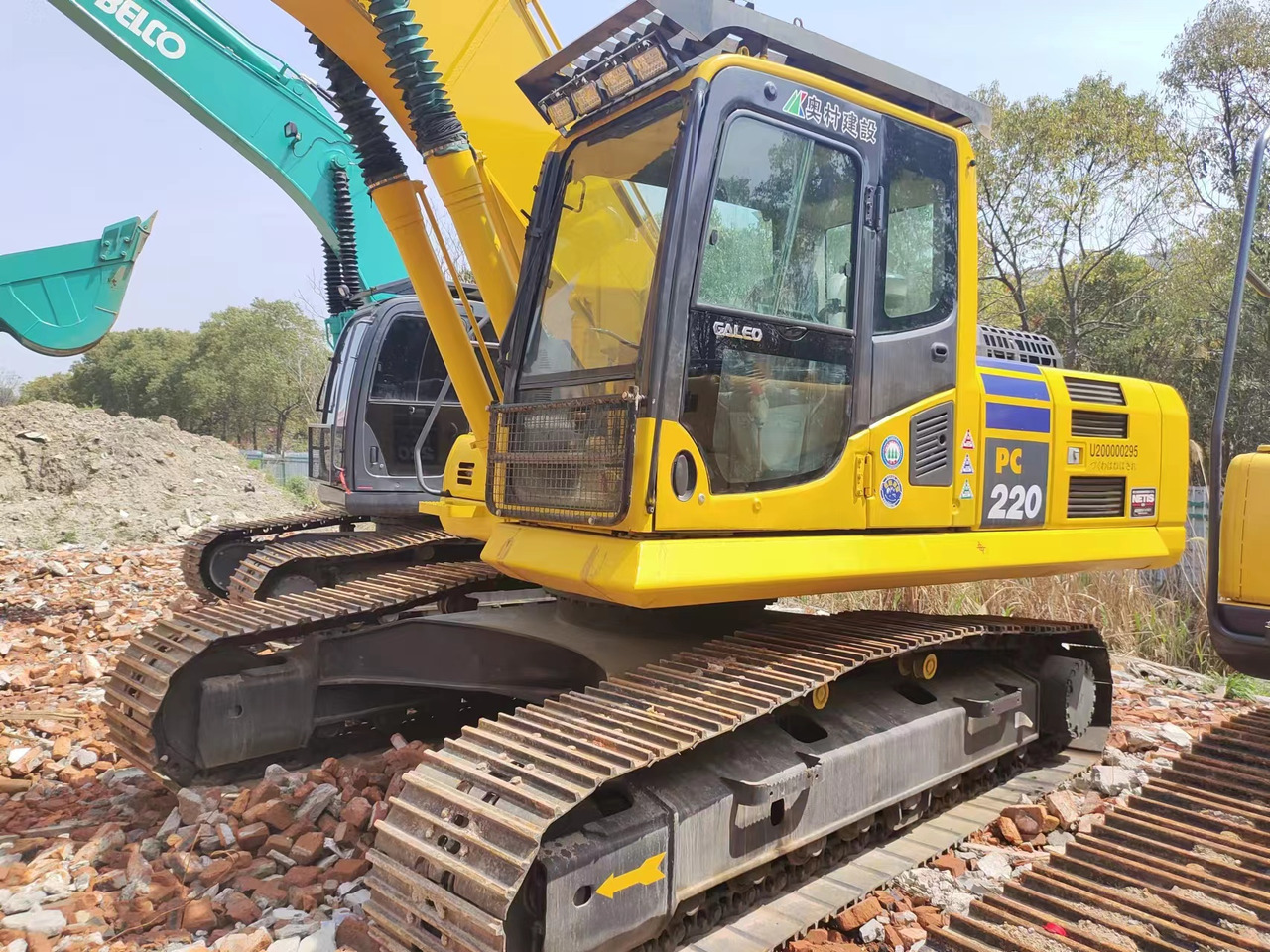 KOMATSU PC220-8 - Багер гасеничар: слика 1 KOMATSU PC220-8 - Багер гасеничар: слика 1