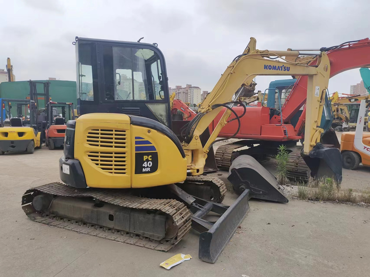 KOMATSU PC40MR - Мини багер: слика 1 KOMATSU PC40MR - Мини багер: слика 1