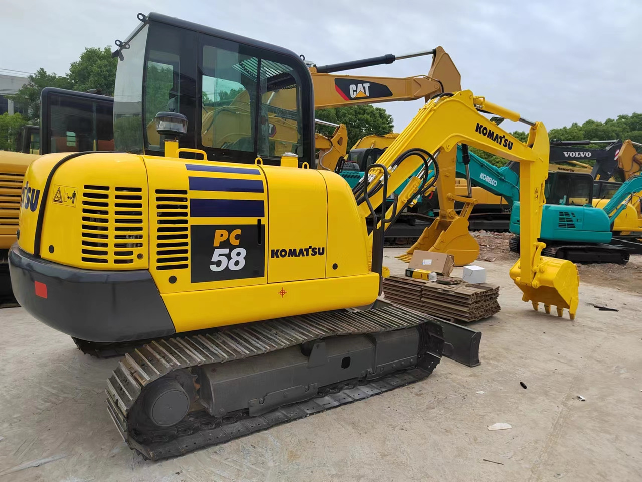 KOMATSU PC58 PC55 PC60 - Мини багер: слика 1 KOMATSU PC58 PC55 PC60 - Мини багер: слика 1