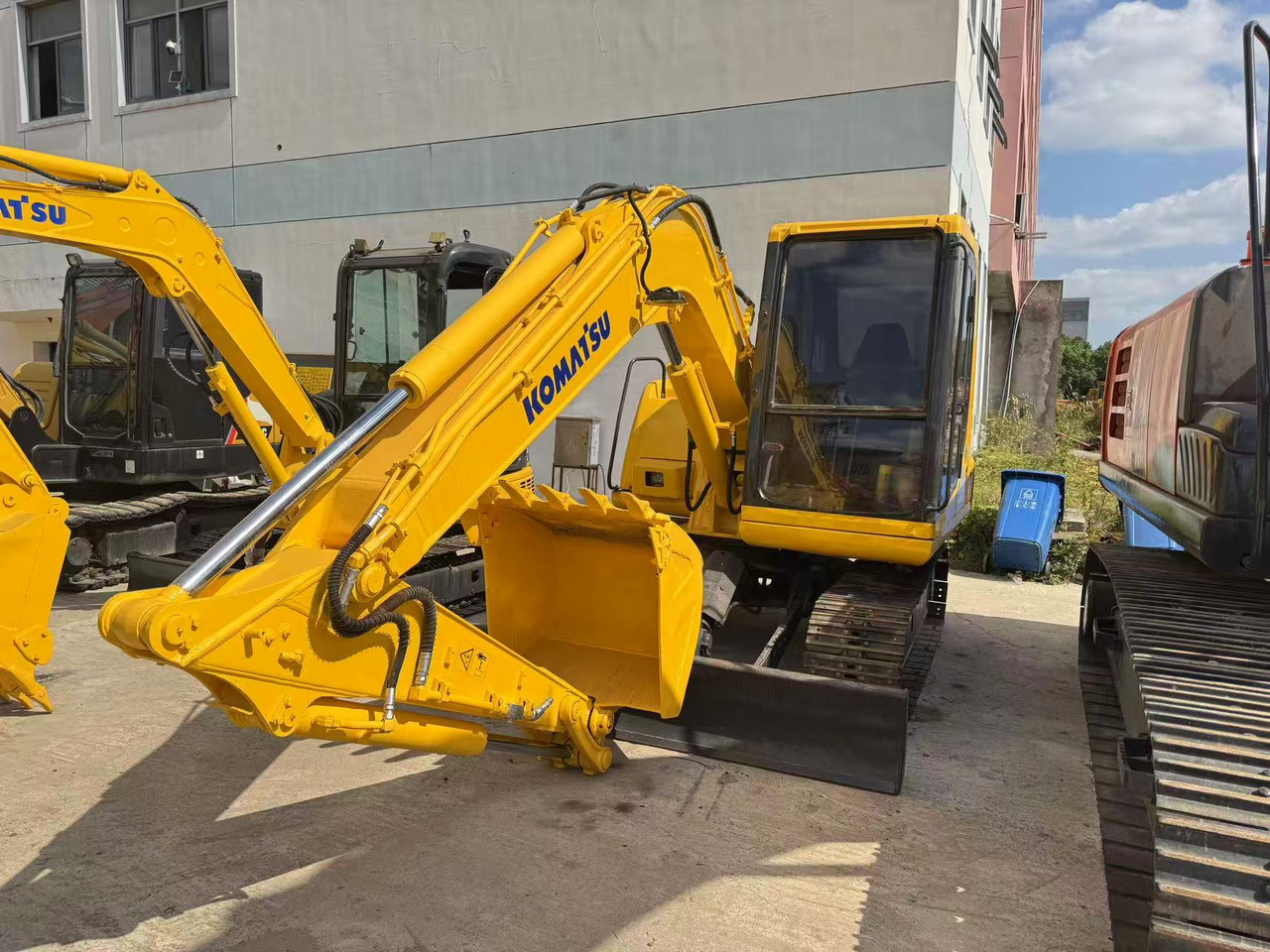 KOMATSU PC60-7 - Мини багер: слика 1 KOMATSU PC60-7 - Мини багер: слика 1