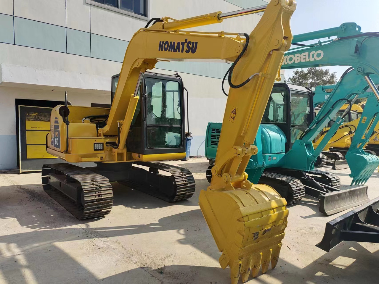KOMATSU PC60-8 - Мини багер: слика 2 KOMATSU PC60-8 - Мини багер: слика 2