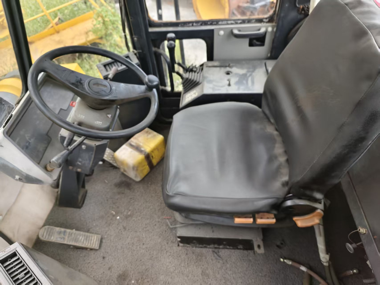 KOMATSU WA470 - Натоварувач на тркала: слика 5 KOMATSU WA470 - Натоварувач на тркала: слика 5