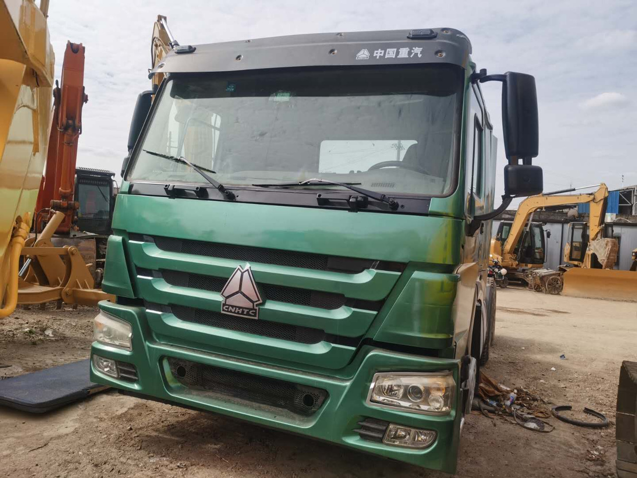 HOWO truck - Камион влекач: слика 2 HOWO truck - Камион влекач: слика 2