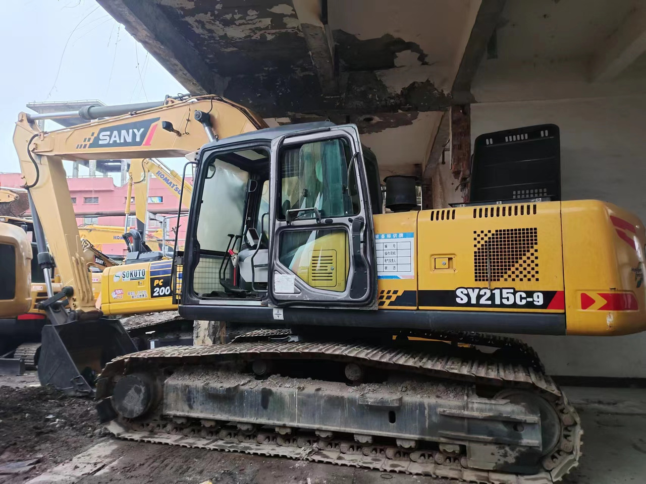 SANY SY215C-9 - Багер гасеничар: слика 1 SANY SY215C-9 - Багер гасеничар: слика 1