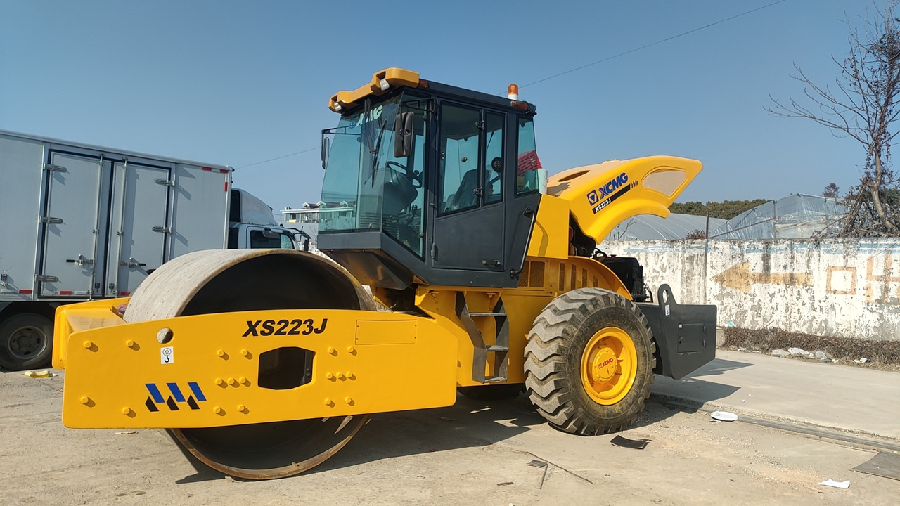 XCMG XS223J - Ваљак за пат: слика 1 XCMG XS223J - Ваљак за пат: слика 1