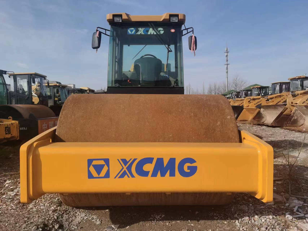 XCMG XS263J - Компактор: слика 2 XCMG XS263J - Компактор: слика 2