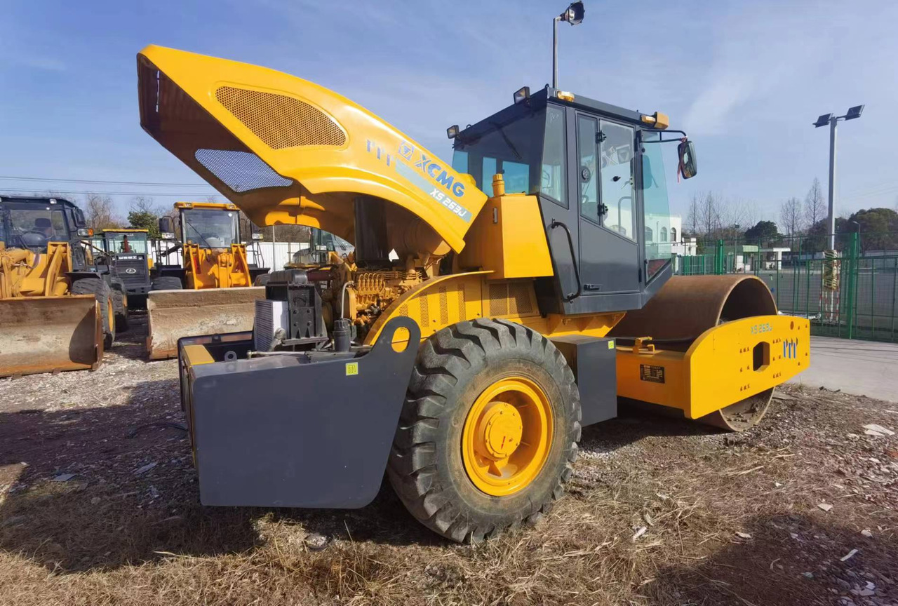 XCMG XS263J - Компактор: слика 3 XCMG XS263J - Компактор: слика 3