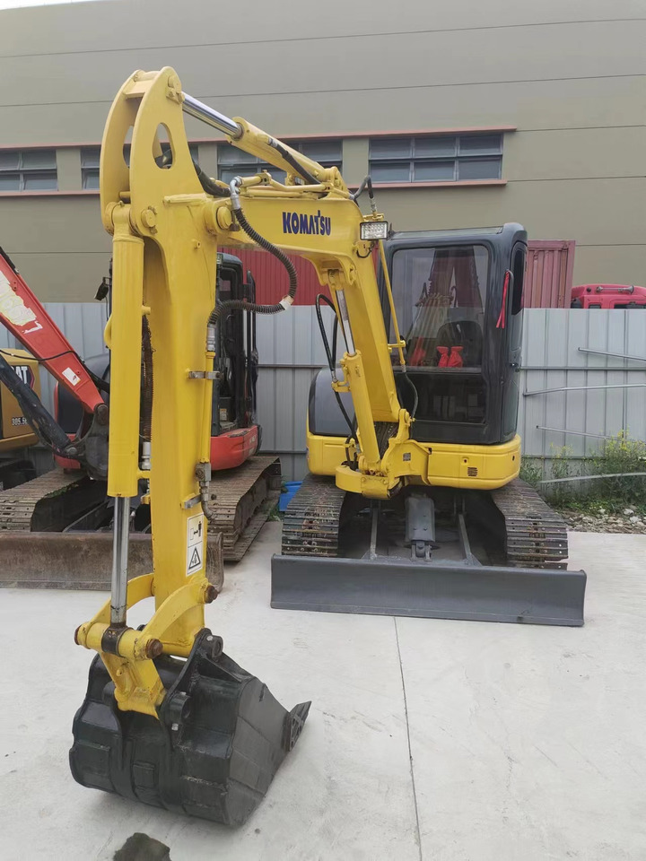 Komatsu pc40 - Мини багер: слика 2 Komatsu pc40 - Мини багер: слика 2