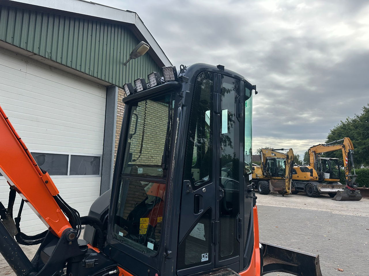 Hitachi ZX52U-3 CLR - Мини багер: слика 4 Hitachi ZX52U-3 CLR - Мини багер: слика 4