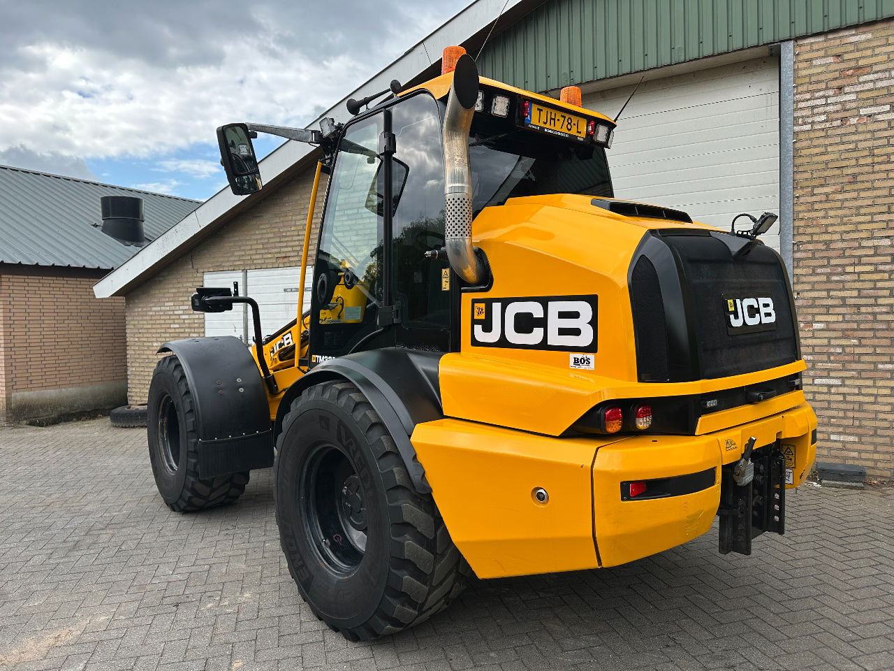 JCB TM320S sv - Телескопски натоварувач на тркала: слика 3 JCB TM320S sv - Телескопски натоварувач на тркала: слика 3