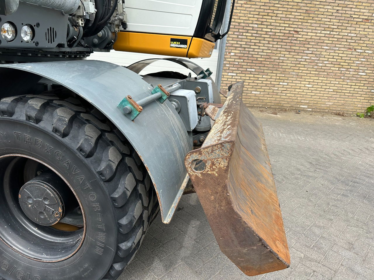 Багер на тркала Liebherr A914: слика 15