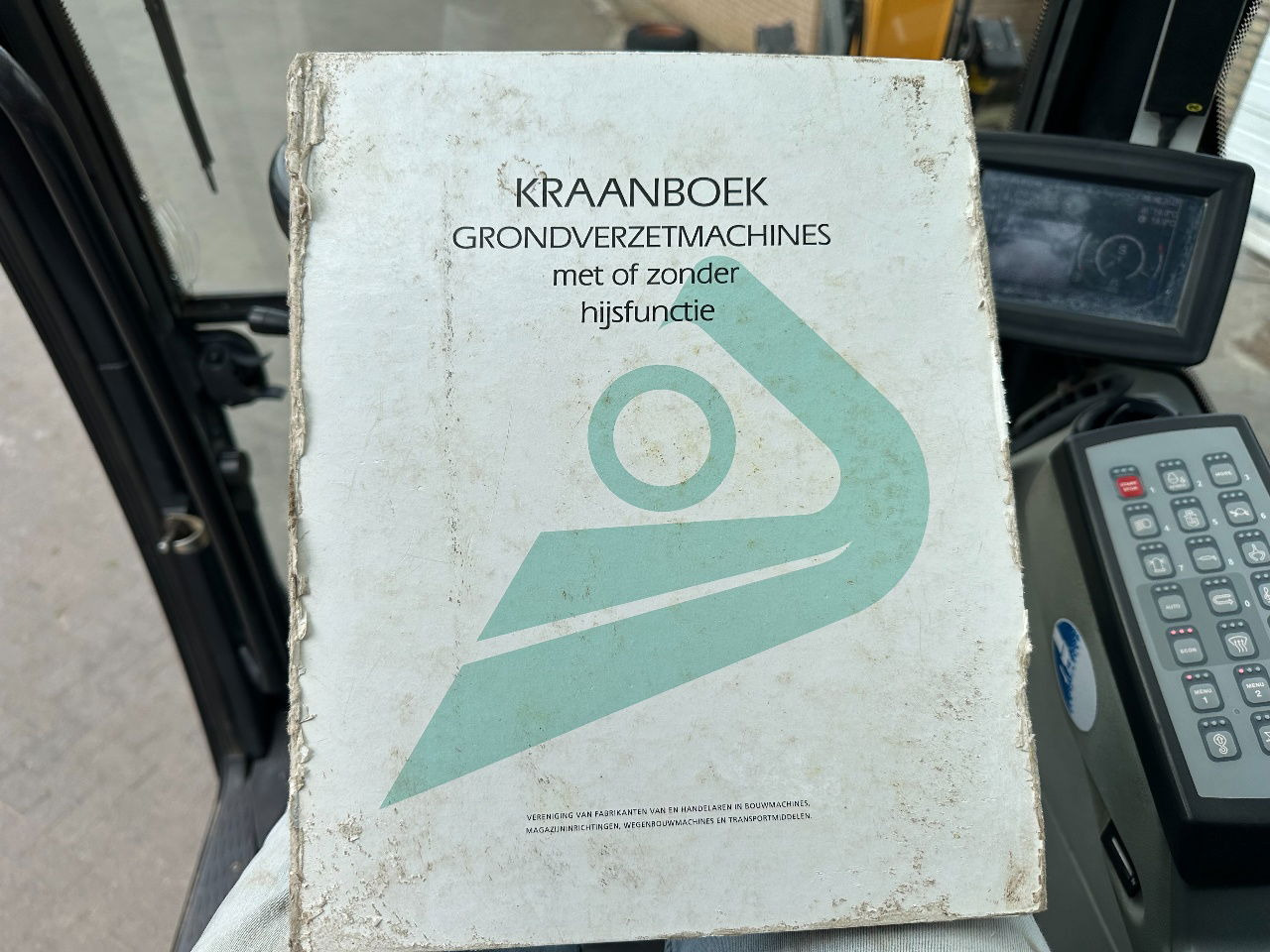 Багер на тркала Liebherr A914: слика 12