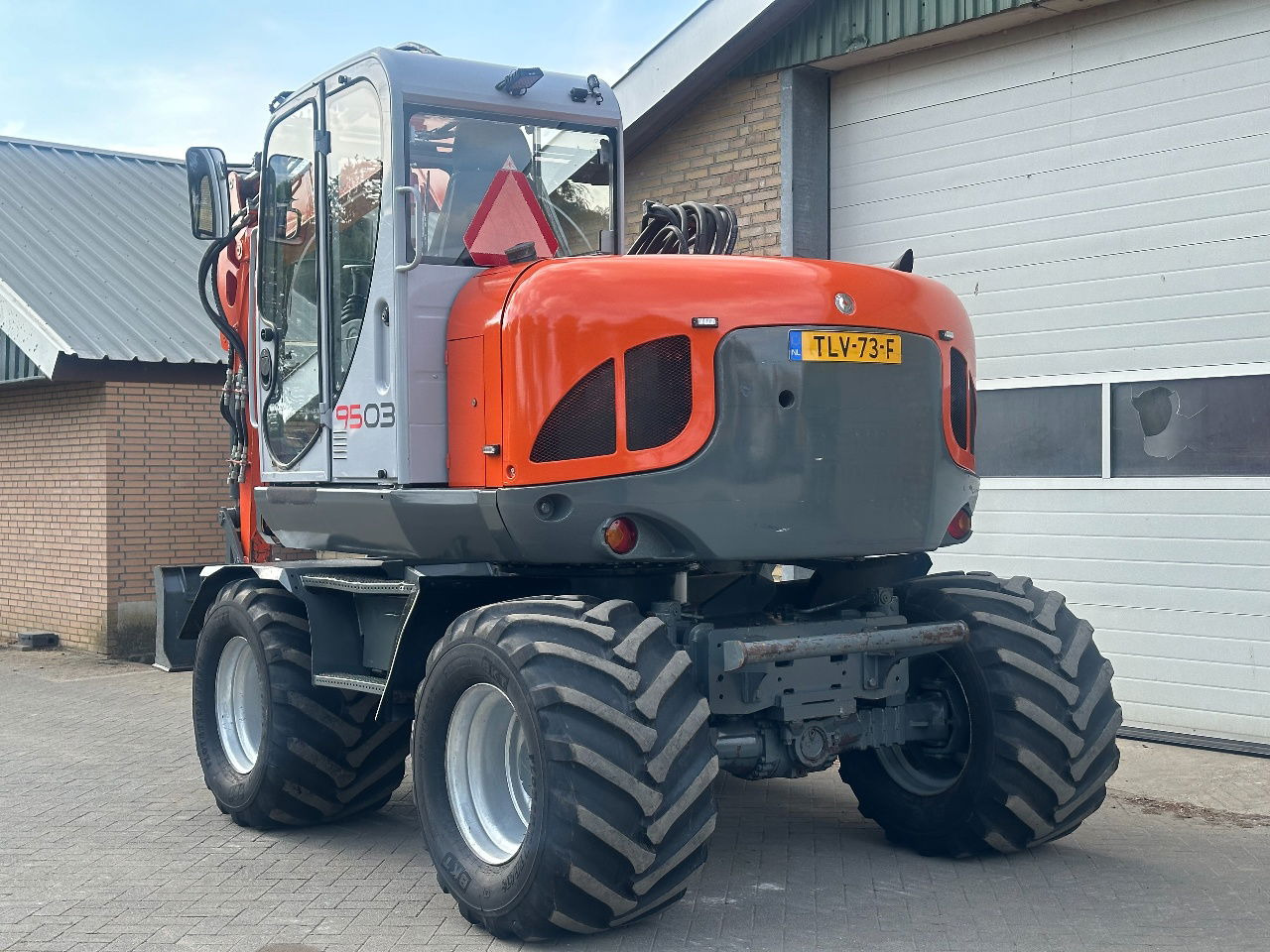 Neuson 9503 - Багер на тркала: слика 3 Neuson 9503 - Багер на тркала: слика 3