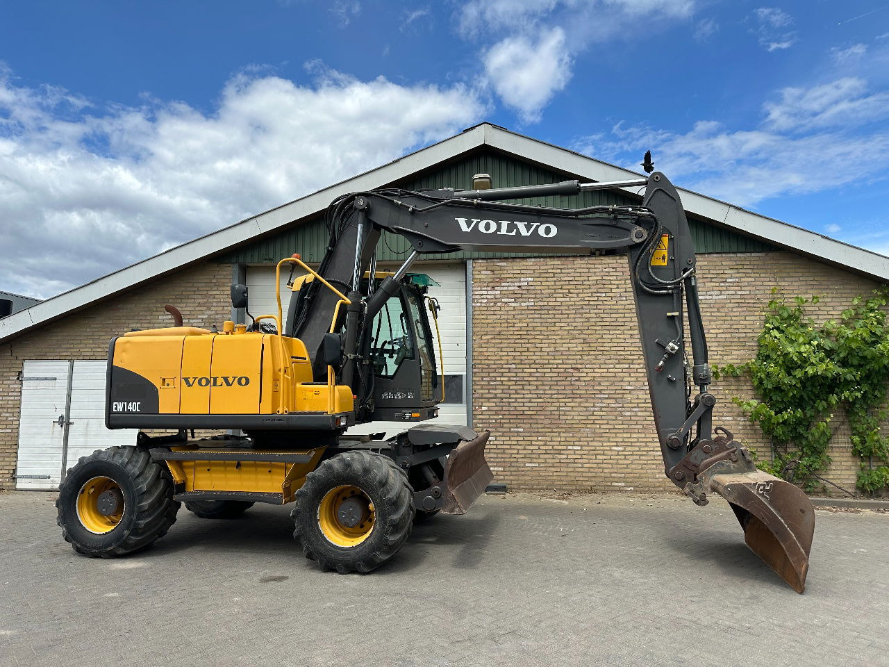 Volvo EW140C - Багер на тркала: слика 4 Volvo EW140C - Багер на тркала: слика 4