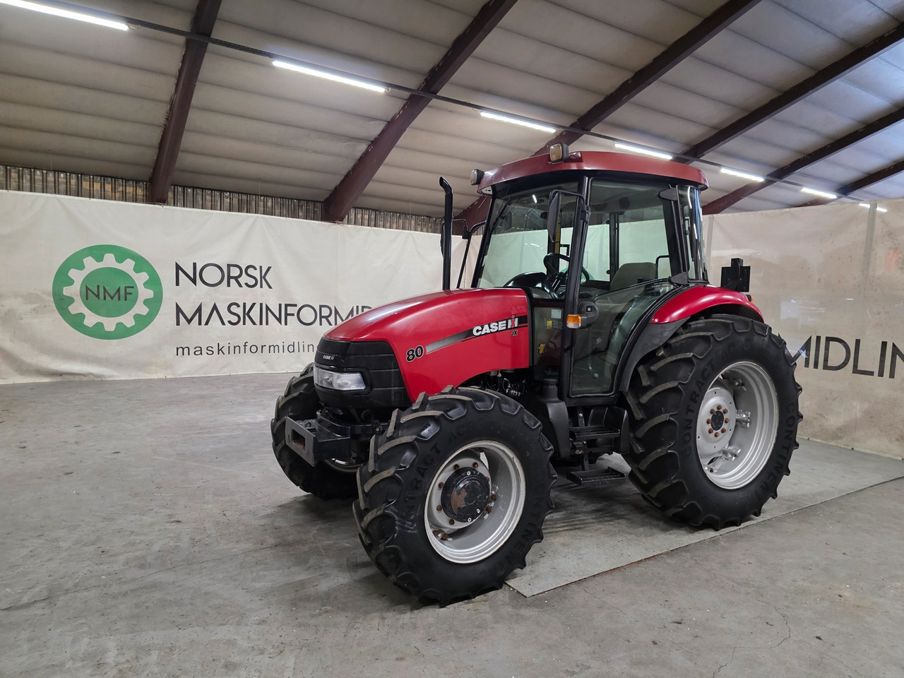 CASE IH JX80 - Трактор: слика 1 CASE IH JX80 - Трактор: слика 1