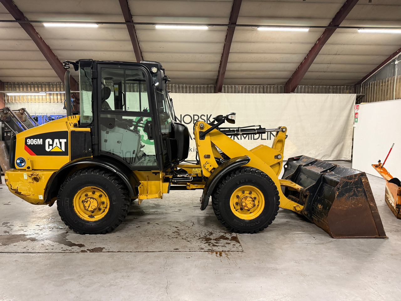 Cat 906M High Flow, 40 km/t med skuff og plog # TIL LEIE# - Натоварувач на тркала: слика 5 Cat 906M High Flow, 40 km/t med skuff og plog # TIL LEIE# - Натоварувач на тркала: слика 5