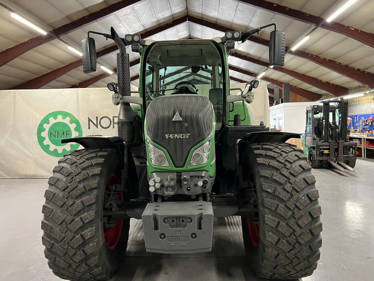Fendt 724 Vario - Трактор: слика 4 Fendt 724 Vario - Трактор: слика 4