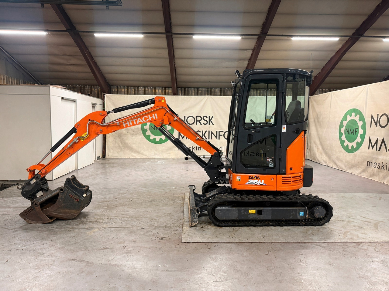 Hitachi ZX26U-6 - Мини багер: слика 2 Hitachi ZX26U-6 - Мини багер: слика 2