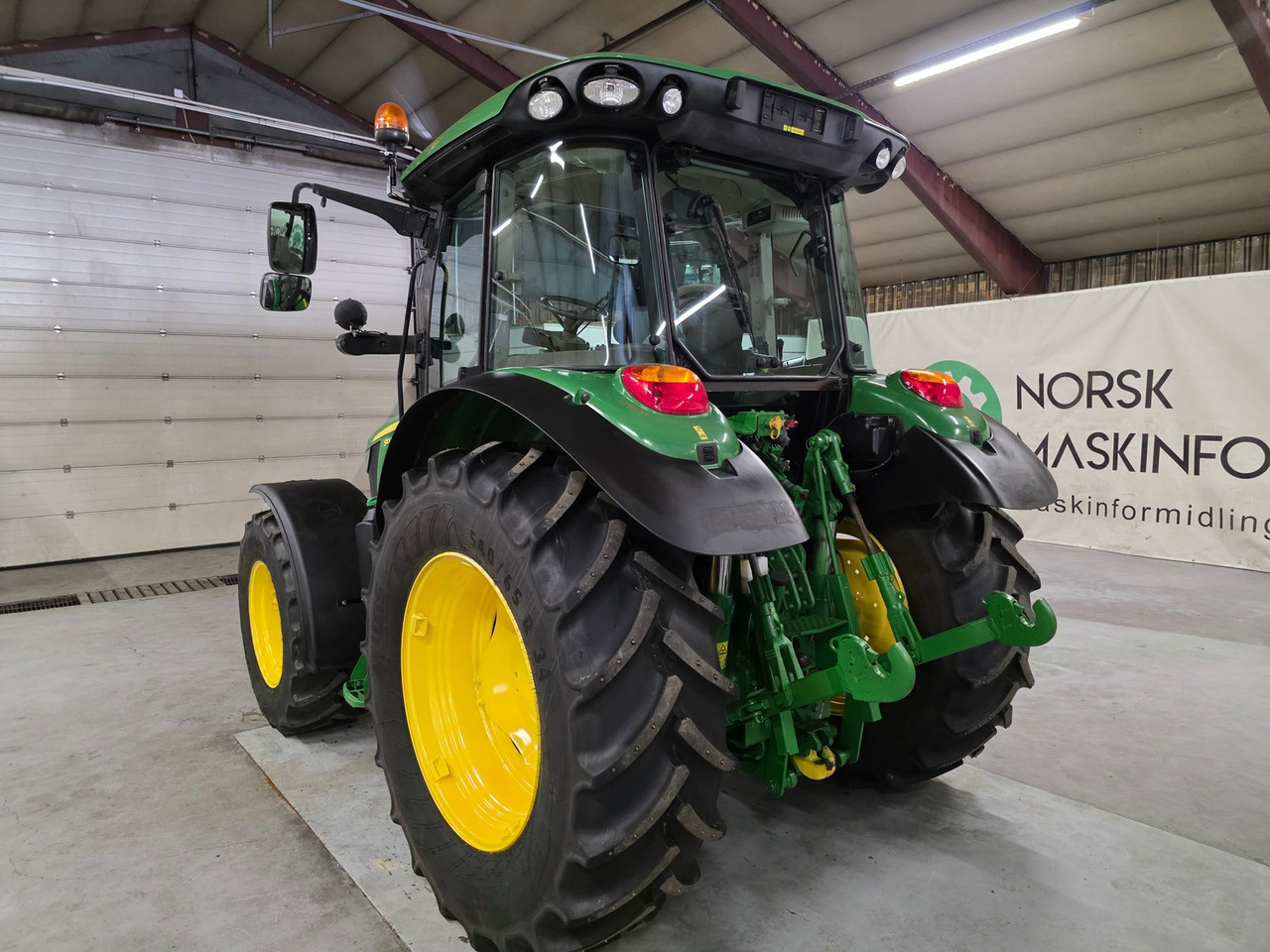 John Deere 5100R - Трактор: слика 3 John Deere 5100R - Трактор: слика 3