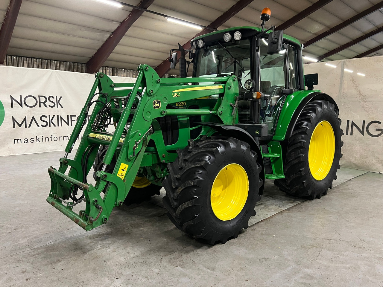 John Deere JOHN DEERE 6230 PREMIUM #TAR INNBYTTE# - Трактор: слика 2 John Deere JOHN DEERE 6230 PREMIUM #TAR INNBYTTE# - Трактор: слика 2