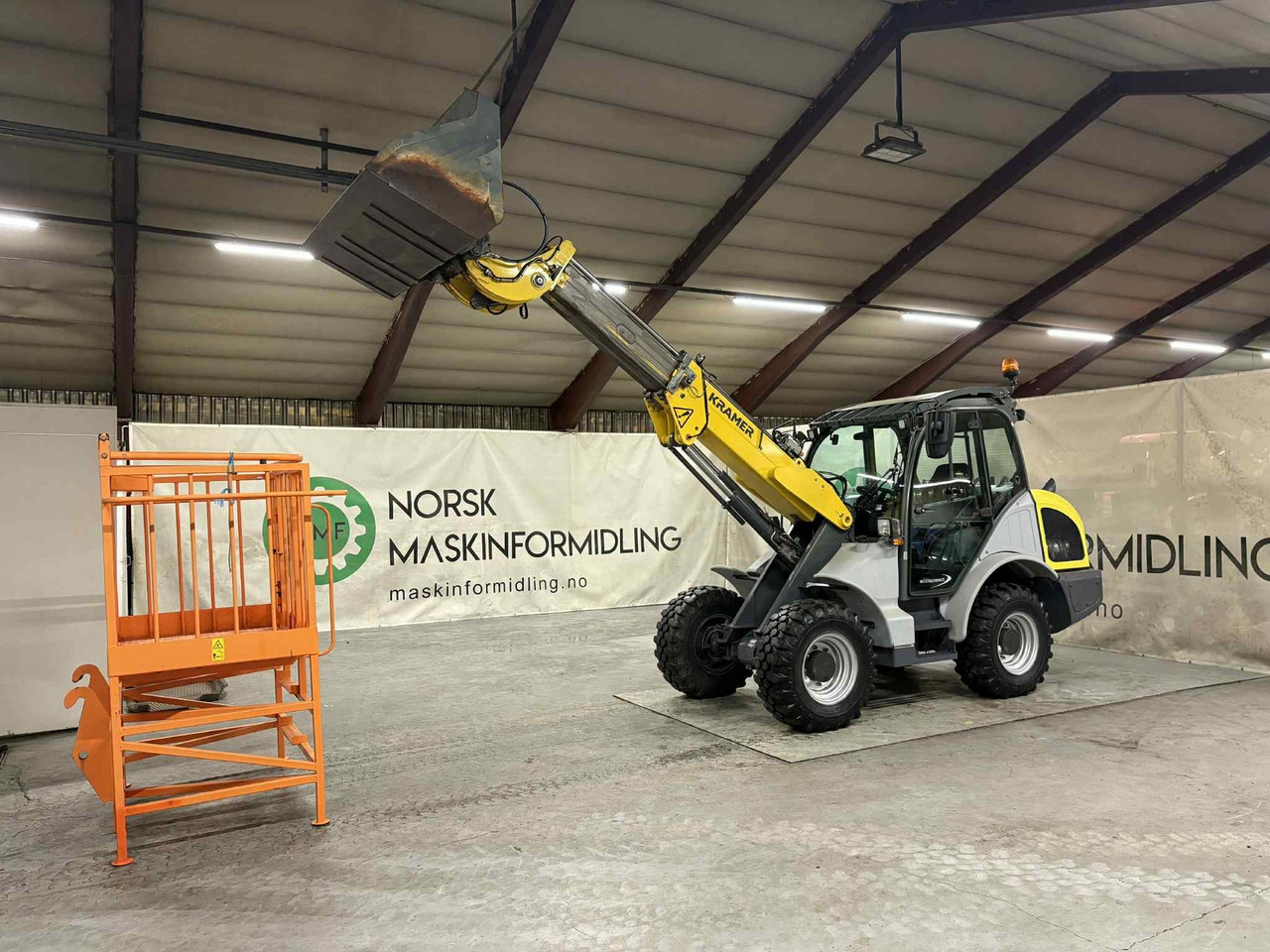 KramerAllrad 8085T #Traktor, Mannskapskurv og Skuffe - Натоварувач на тркала: слика 2 KramerAllrad 8085T #Traktor, Mannskapskurv og Skuffe - Натоварувач на тркала: слика 2